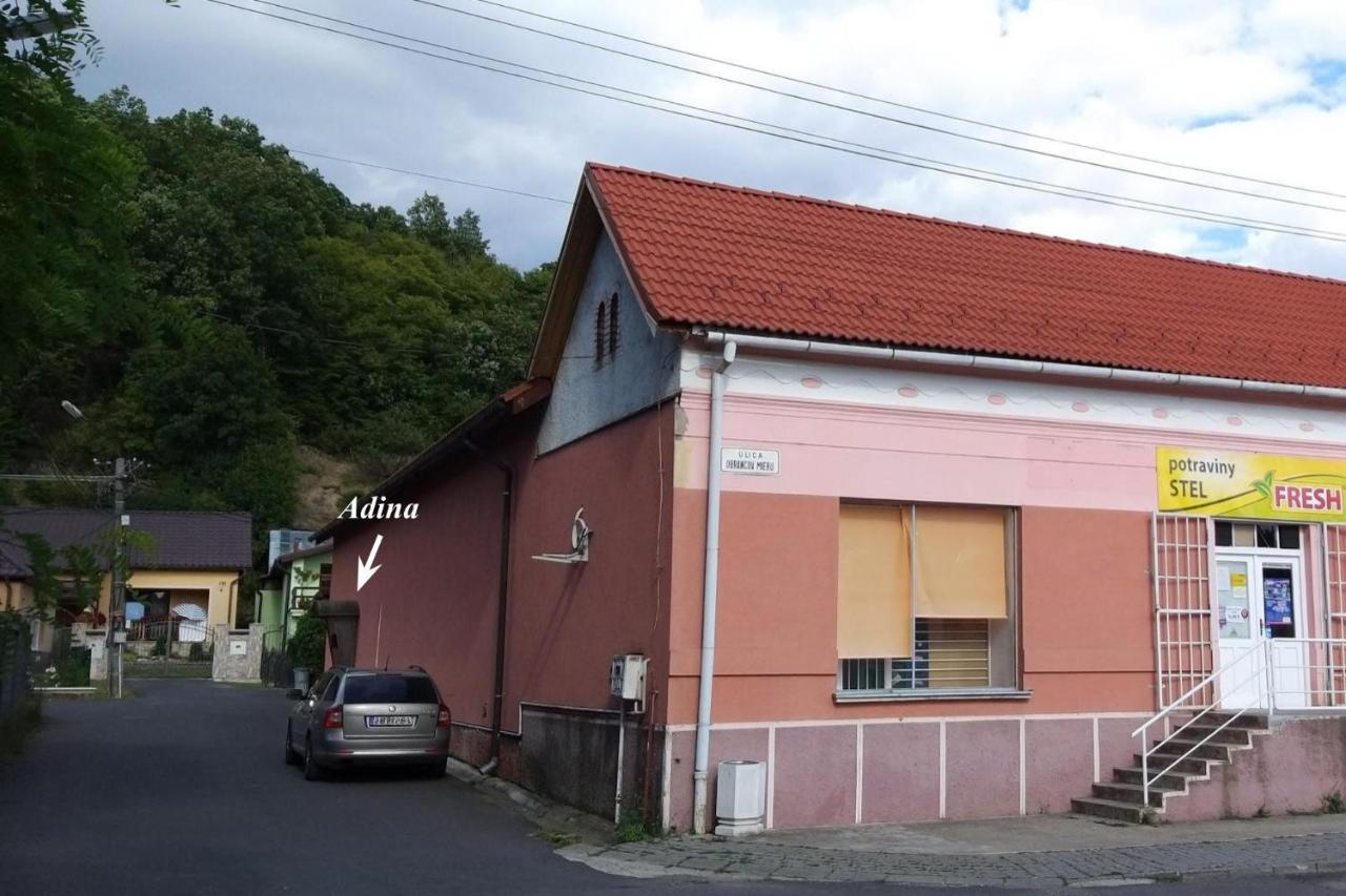 Ubytovanie Adina Poltar Exterior foto